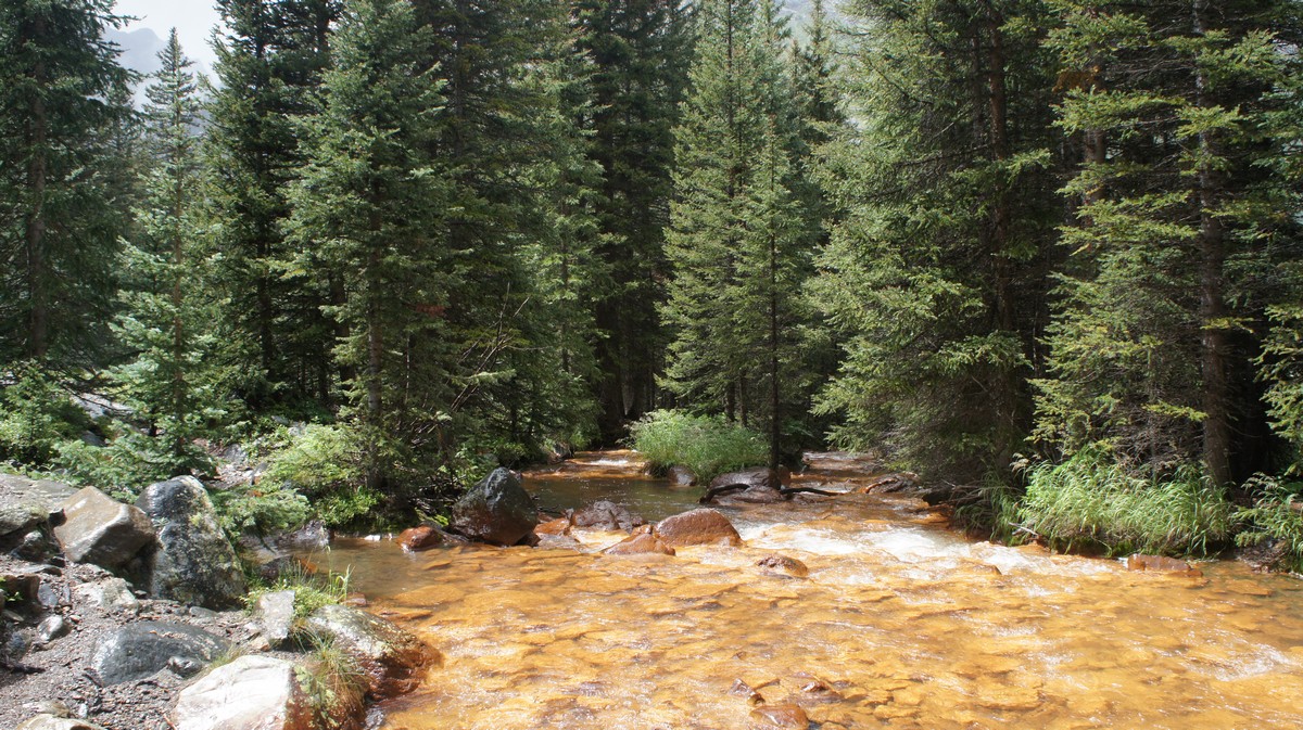 backpacking the vallecito trail, crossing red rock creek