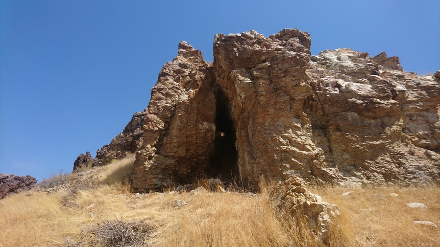 small cave in antelope valley nevada