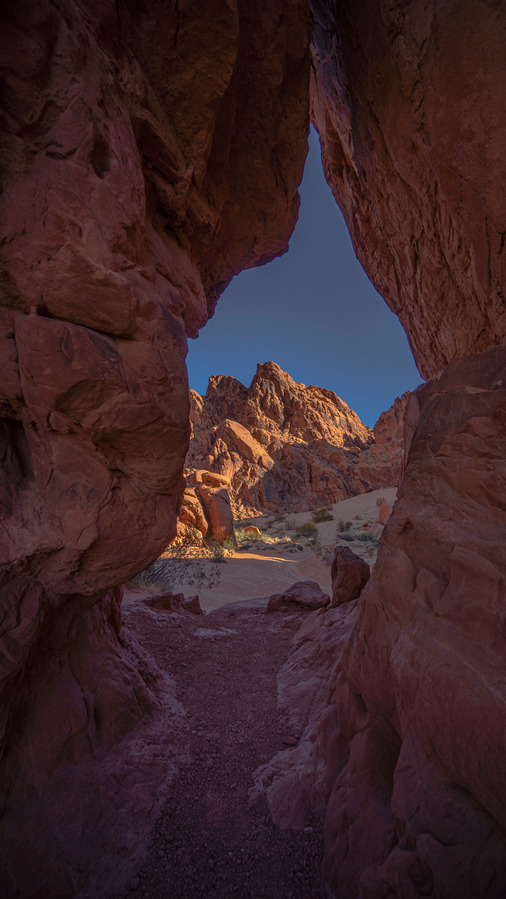 red rock arches in nevada