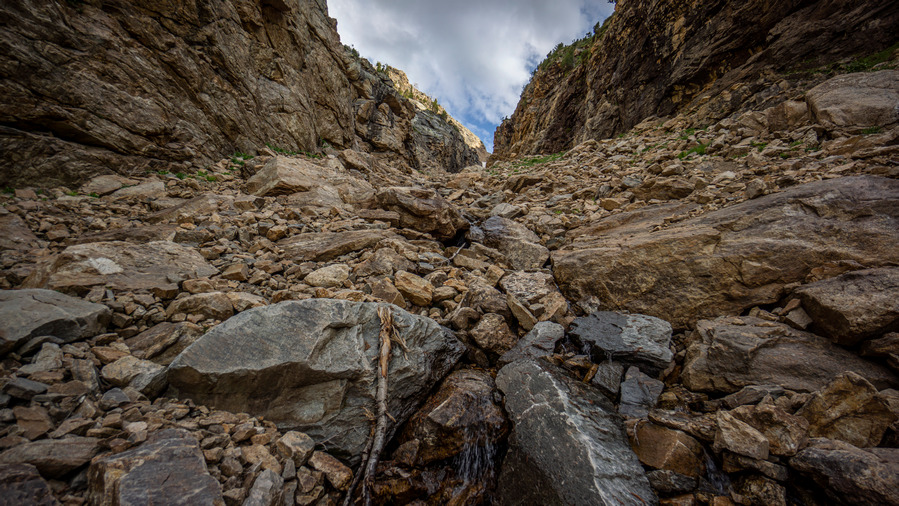 seitz canyon is full of boulders