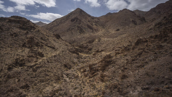 hiking the river mountains las vegas nevada