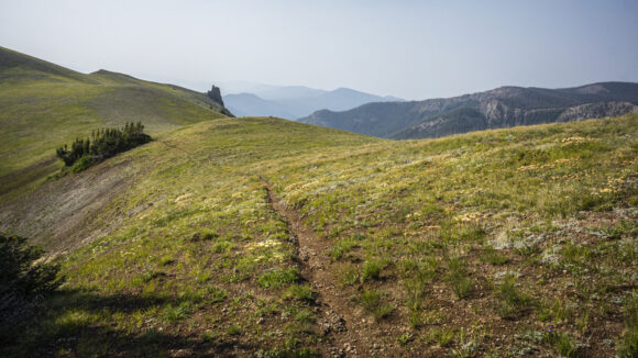 hiking the rabbit ears range in colorado on a cdt section hike